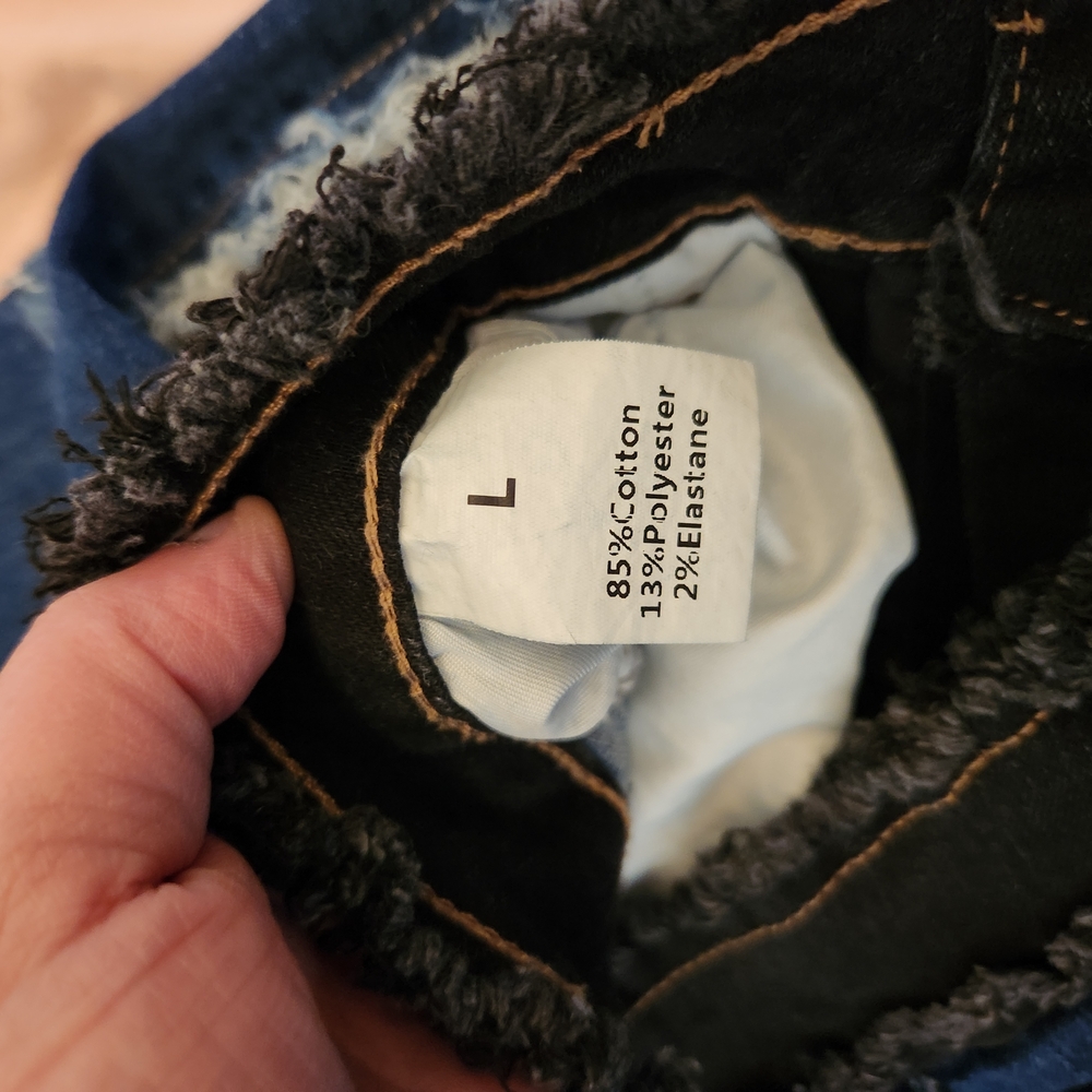 Stylish Women's Blue Jeans - Picture 3 of 6